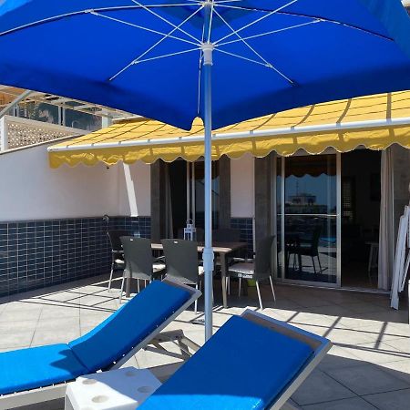 Billy'S Beachfront Apartment With Pool Access Puerto De Mogan Extérieur photo