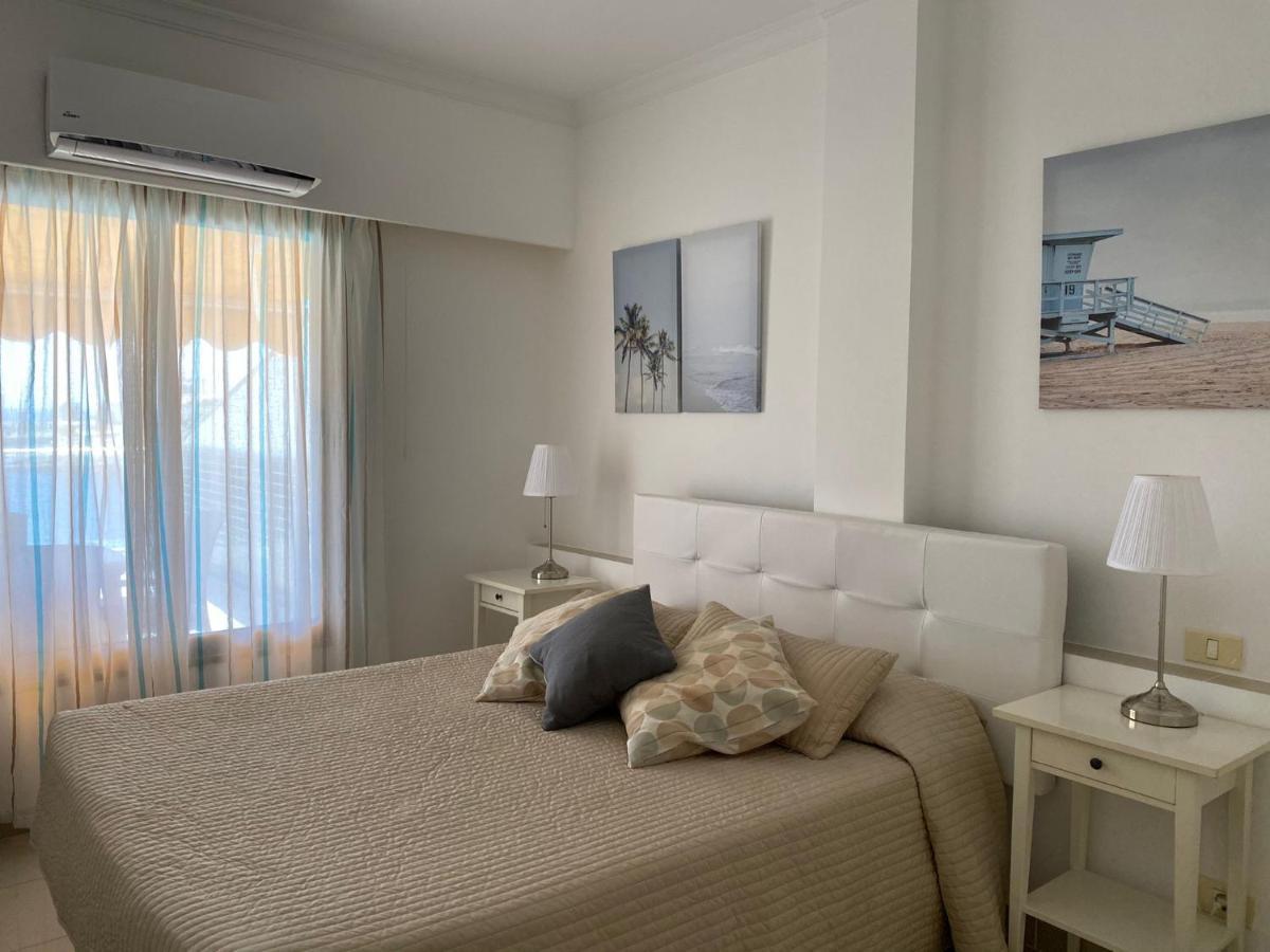 Billy'S Beachfront Apartment With Pool Access Puerto De Mogan Extérieur photo
